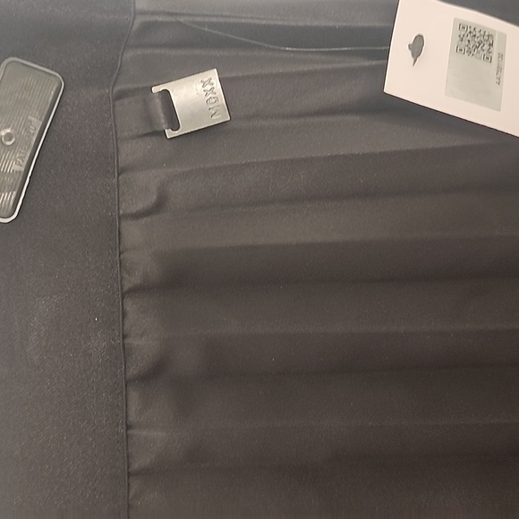 Mexx Woman's Pleated Skirt with exposed Elastic Waist Band NWT Size Large - Picture 7 of 10